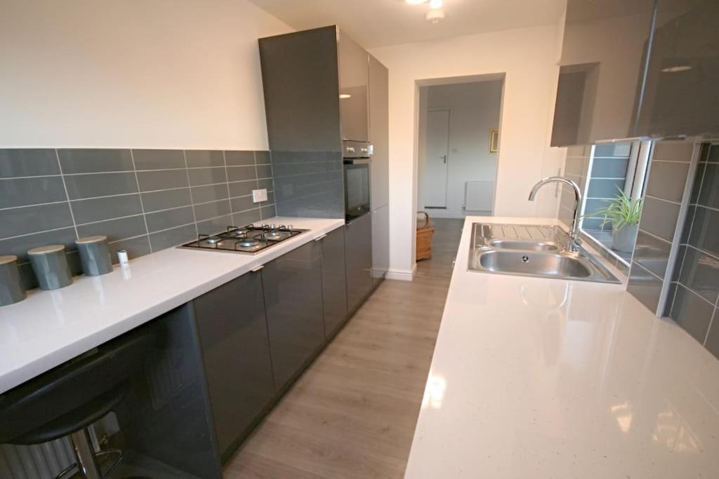 Charming 3 Bed House in Whitwell village — 4-Star Luxury Hotel in Worksop, United Kingdom