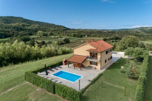 Villa Sofia with Private Pool — 4-Star Luxury Hotel in Pazin, Croatia