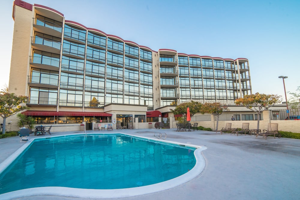 Oakland Airport Executive Hotel - photo 40