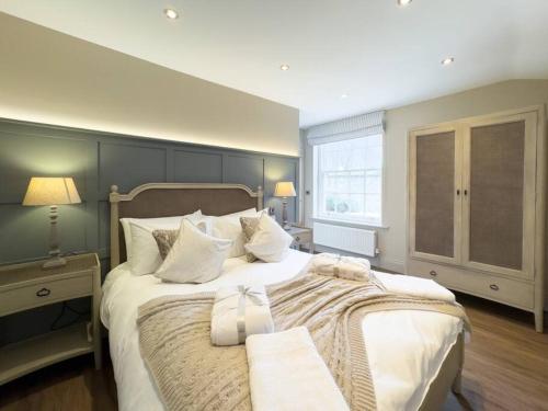 Exceptional Holiday Home 7 in Pickering with Hot Tub