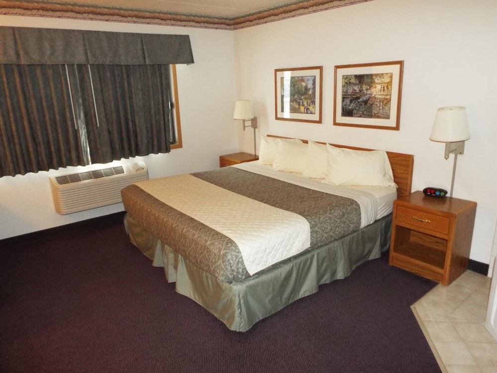 FairBridge Inn & Suites in Thorp WI - photo 12