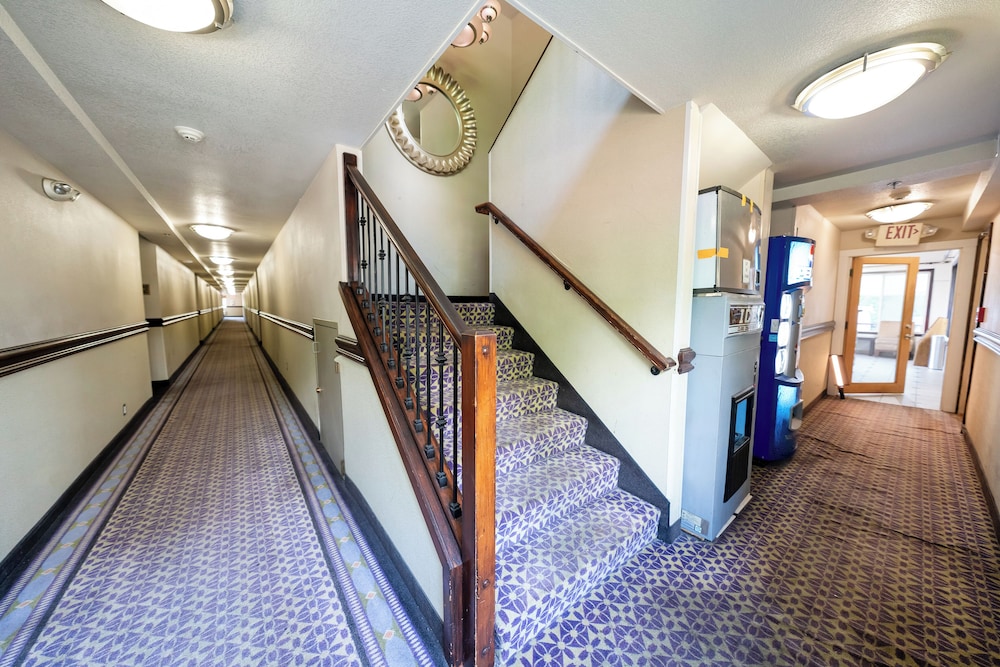 District Hotel by OYO Portland Convention Center - photo 21