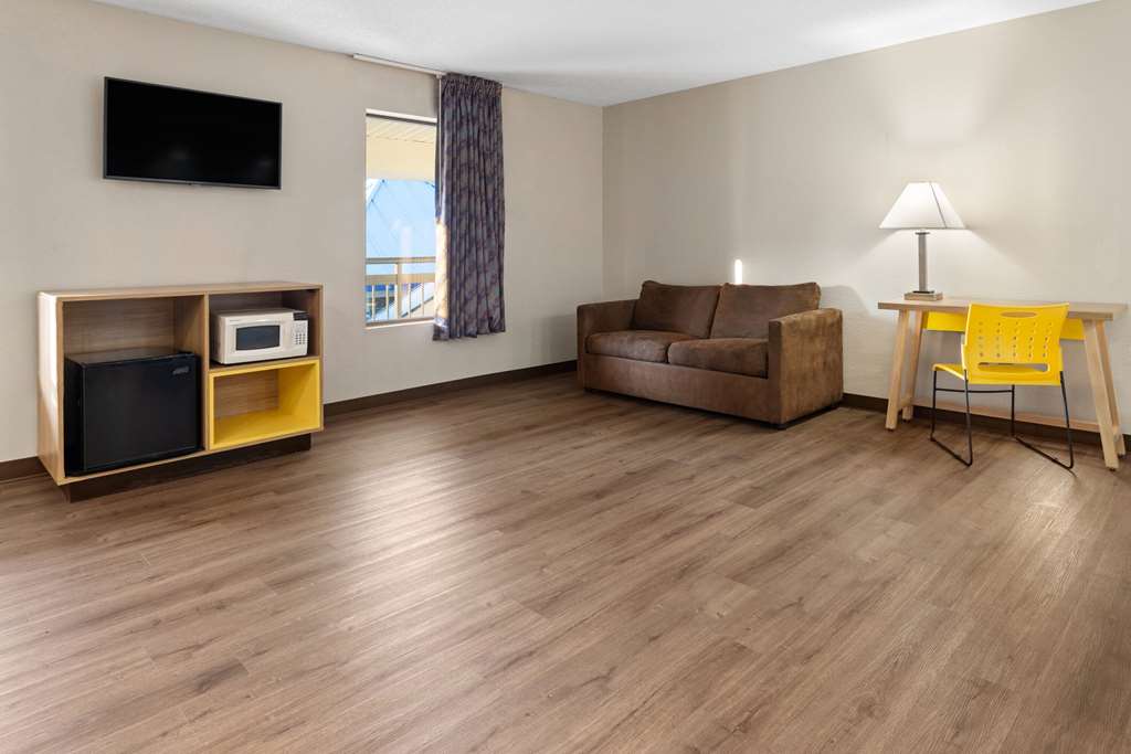 Days Inn & Suites by Wyndham Albany - photo 24