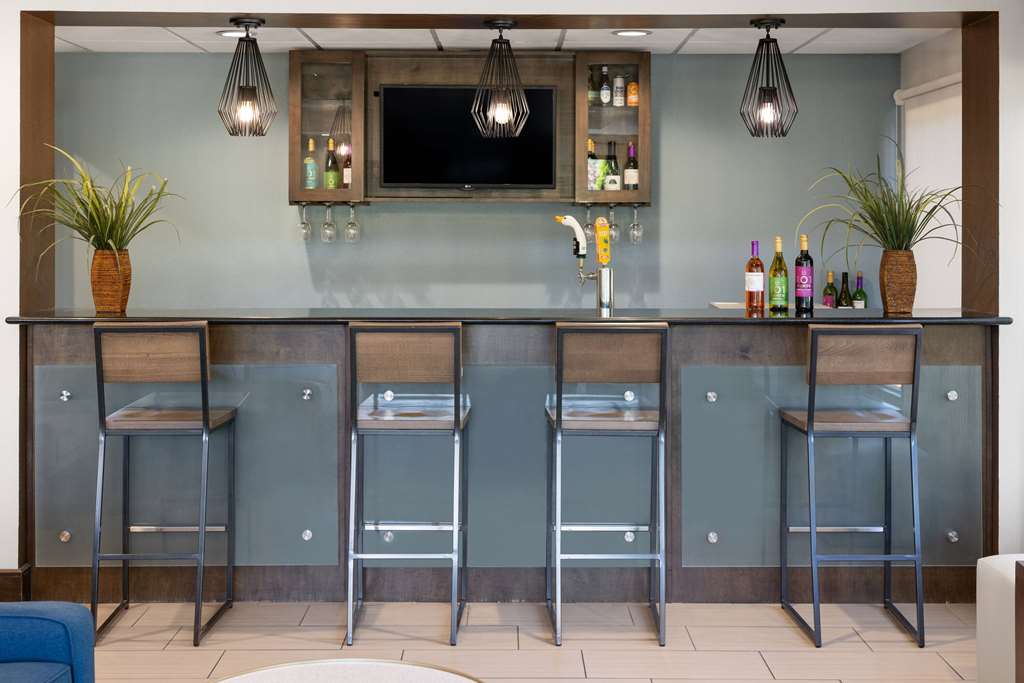 La Quinta Inn & Suites by Wyndham LaGrange I 85 - photo 35