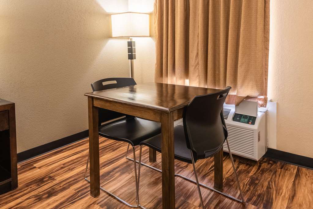 Econo Lodge Hillsboro I 35 - photo 17