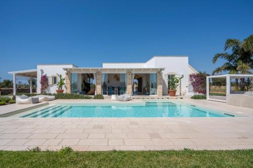 Villa Lucia Exclusive Private Pool — 4-Star Luxury Hotel in Gallipoli, Italy