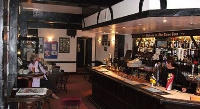 Three Tuns Hotel — hotel in Filey