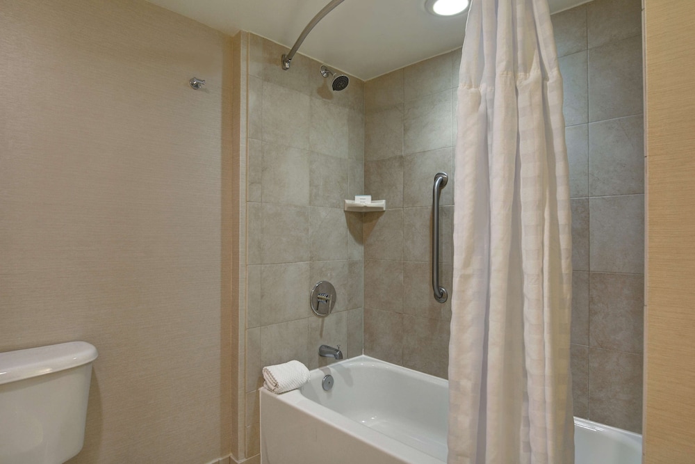Embassy Suites Hotel Winston Salem - photo 24