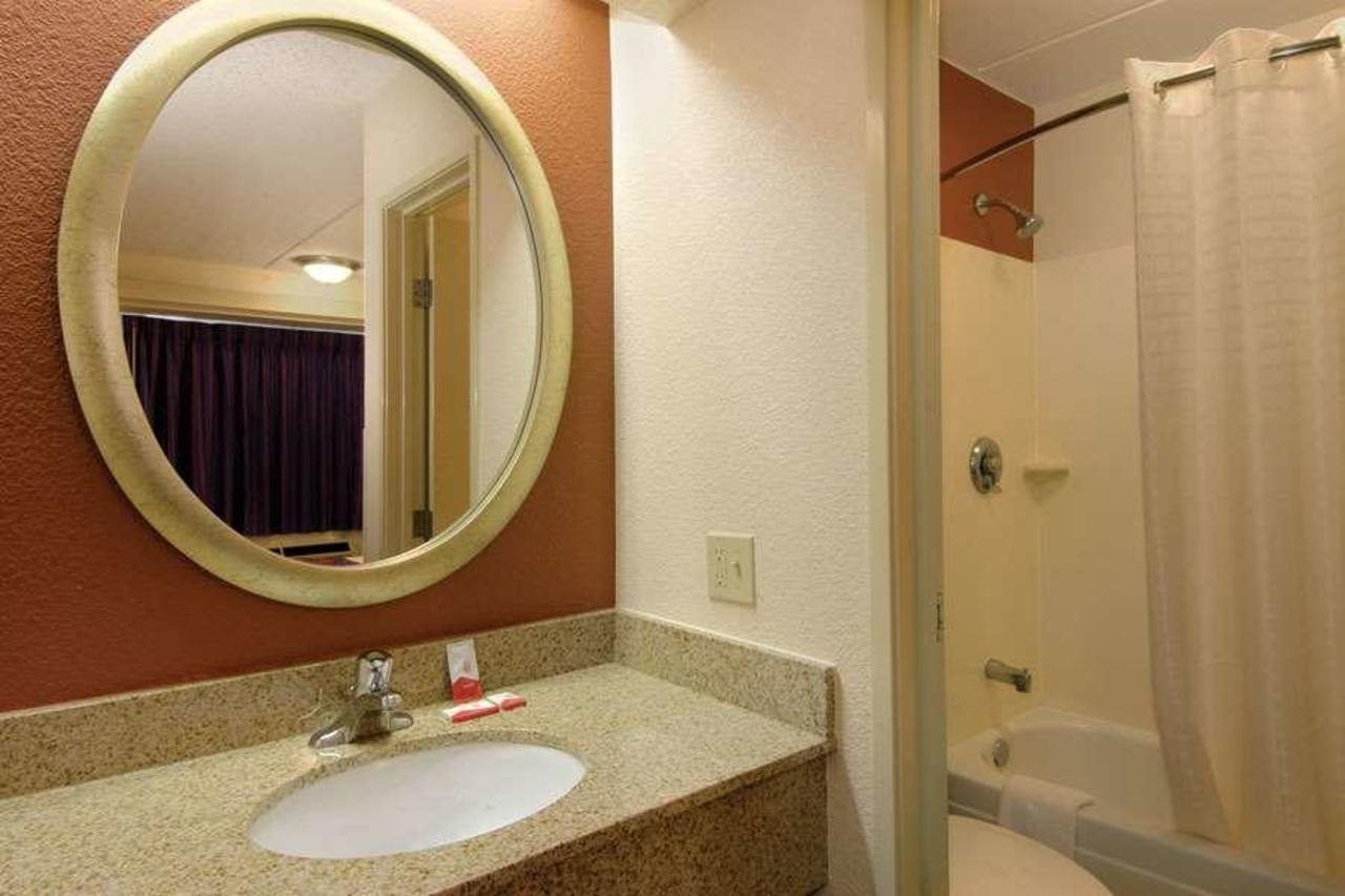 FairBridge Inn Express Baton Rouge - photo 3