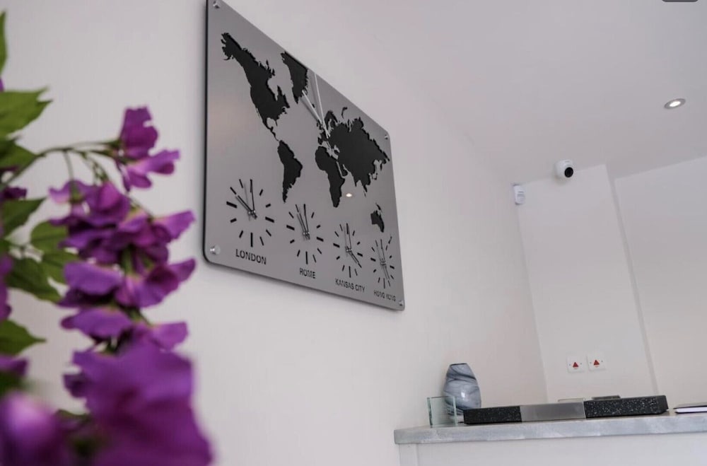 Anelli Hotel - carbon neutral hotel in Southport