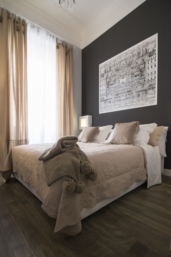 Domus Deorum Deluxe - carbon neutral hotel in Naples