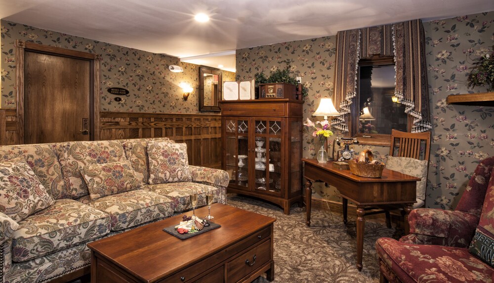 Bob Timberlake Inn at Chetola Resort - photo 41