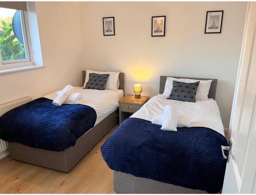 Kettering Service Accomodation 2brh Freeparking Wifi Smart Tv Tea Coffee — Kettering