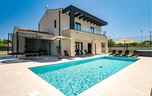 3 Bedroom Cozy Home In Nedescina — 5-Star Luxury Hotel in Nedescina, Croatia