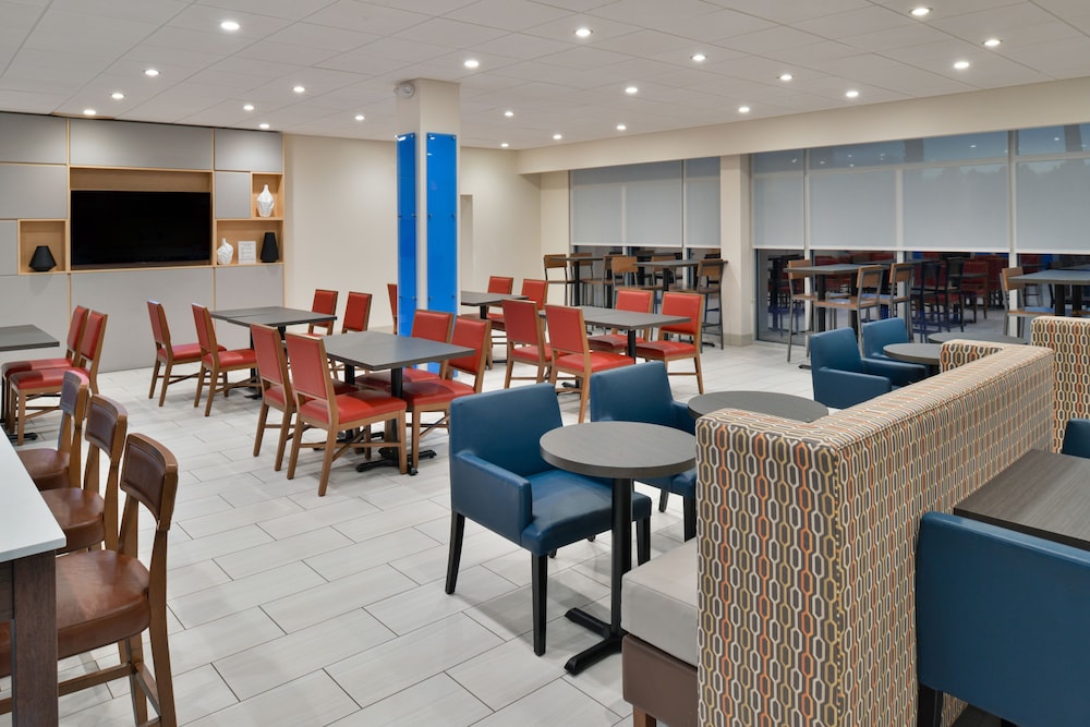 Holiday Inn Express Orlando South Park by IHG - photo 55
