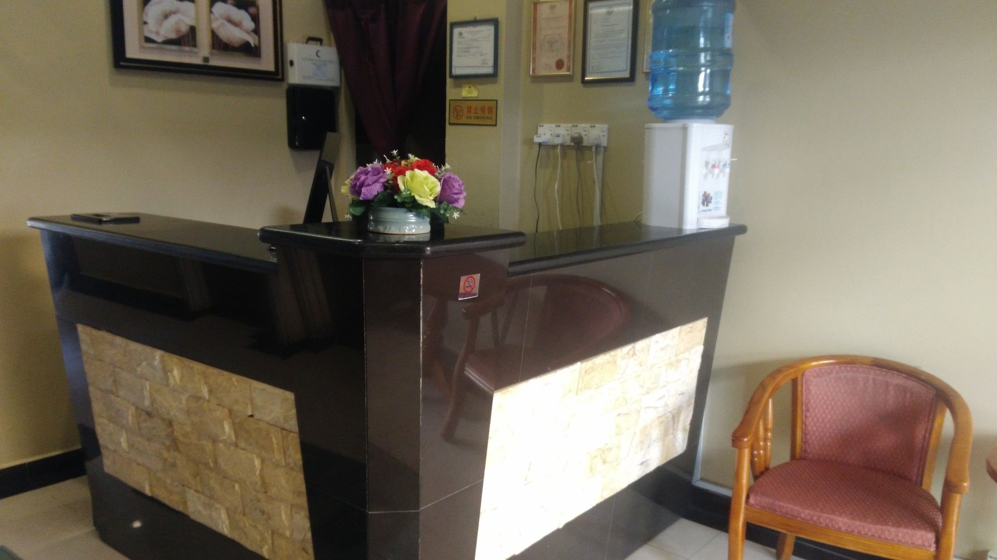 Perdana Hotel — Labuan — photo 2