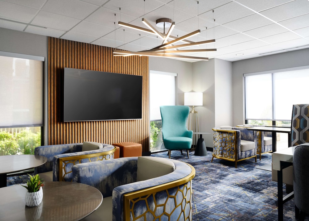 Hampton Inn & Suites Dallas Dfw Arpt W Sh 183 Hurst - photo 3
