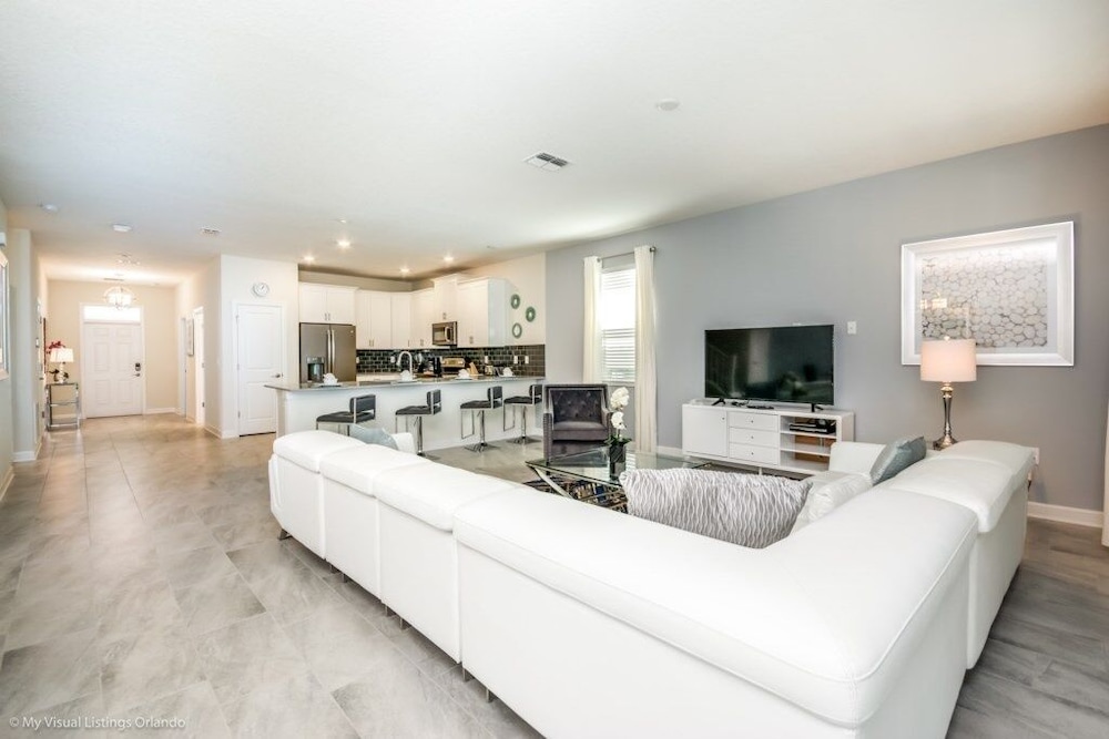 Large 8 Bed 5 Bath Home Champions Gate Golf Resort 8 Bedroom Villa by Redawning - photo 24