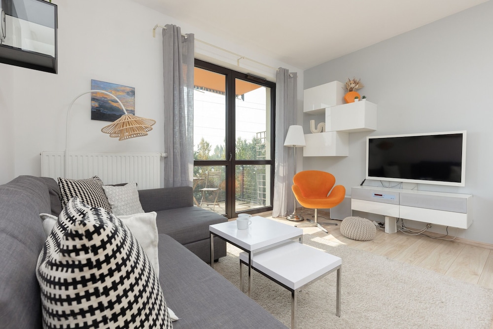 Symboliczna Apartment Warsaw by Renters — 4-Star Luxury Hotel in Warsaw, Poland