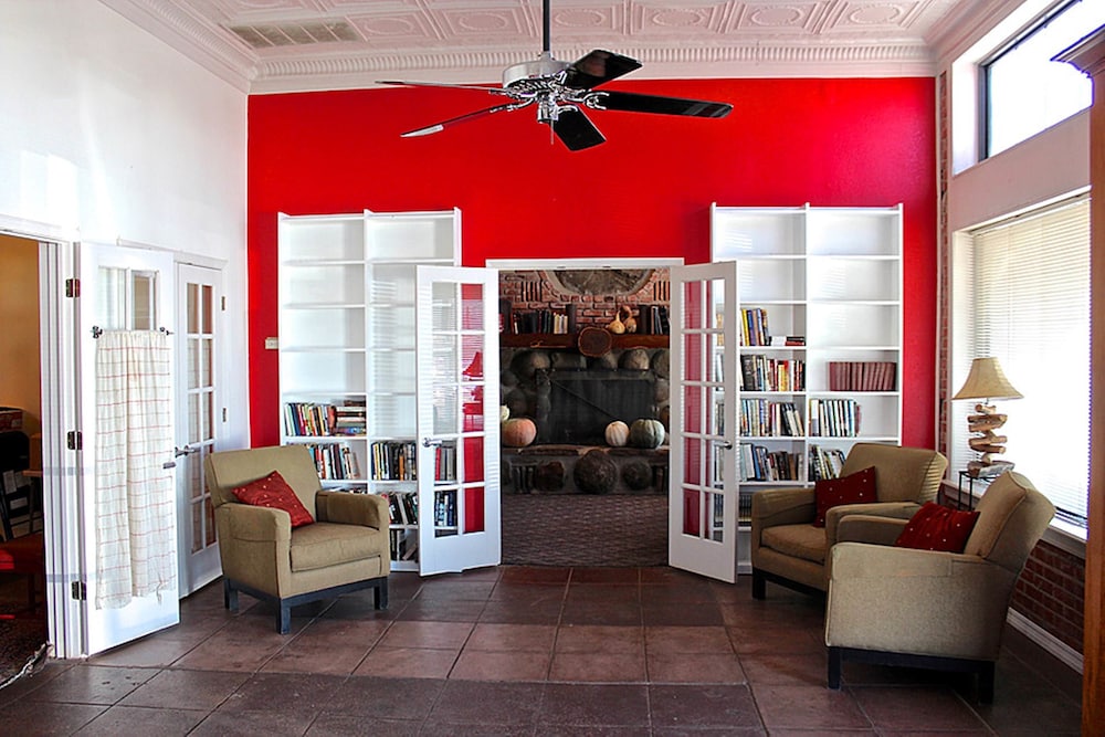 Spur Hotel - photo 3