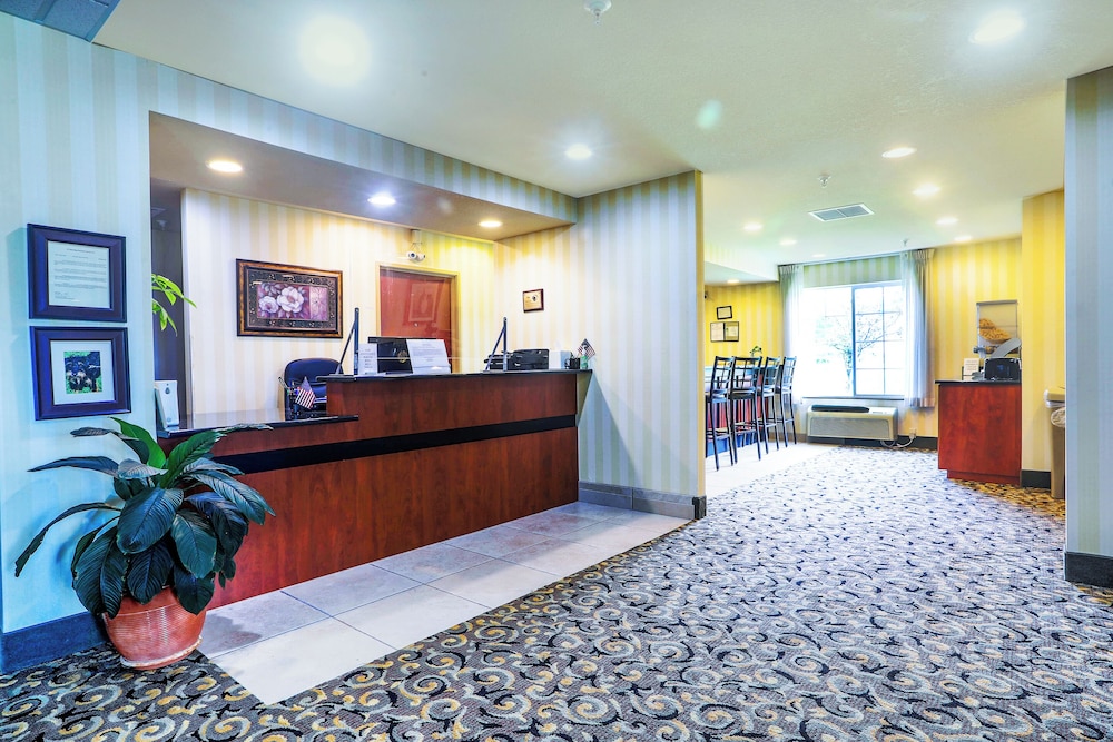 Evansville Inn & Suites By OYO - photo 3