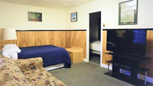 The Tides Inn - photo 16
