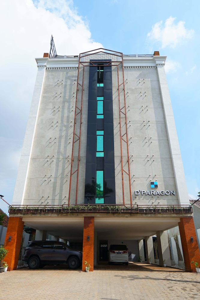 DParagon Matraman - carbon neutral hotel in Jakarta