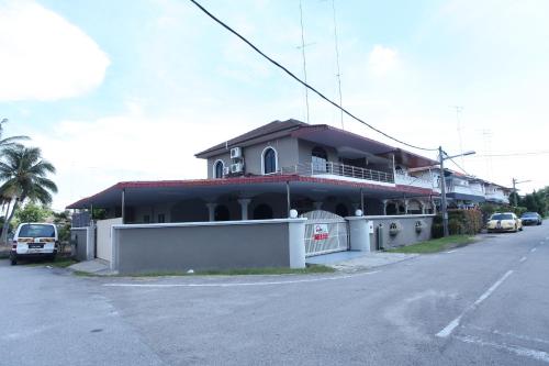 Warni 48 Whole Or Room in Muar, Malaysia
