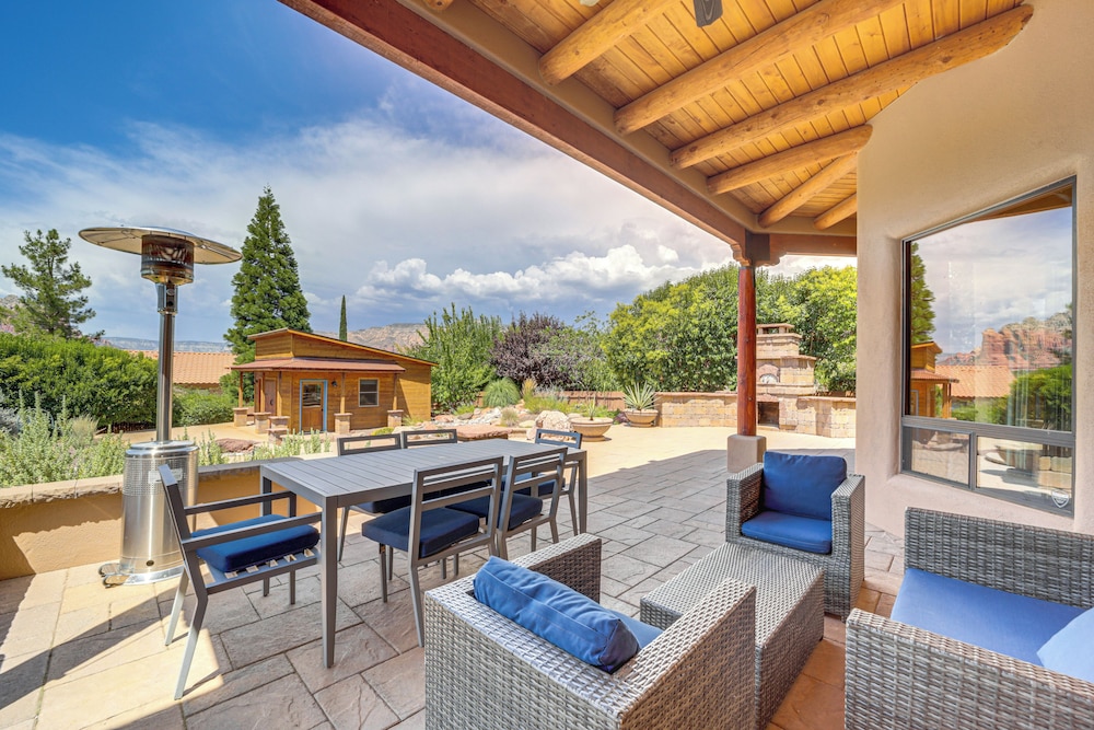 1 2 Mi to Airport Mesa Hot Tub Haven w Mtn Views in Sedona, United States