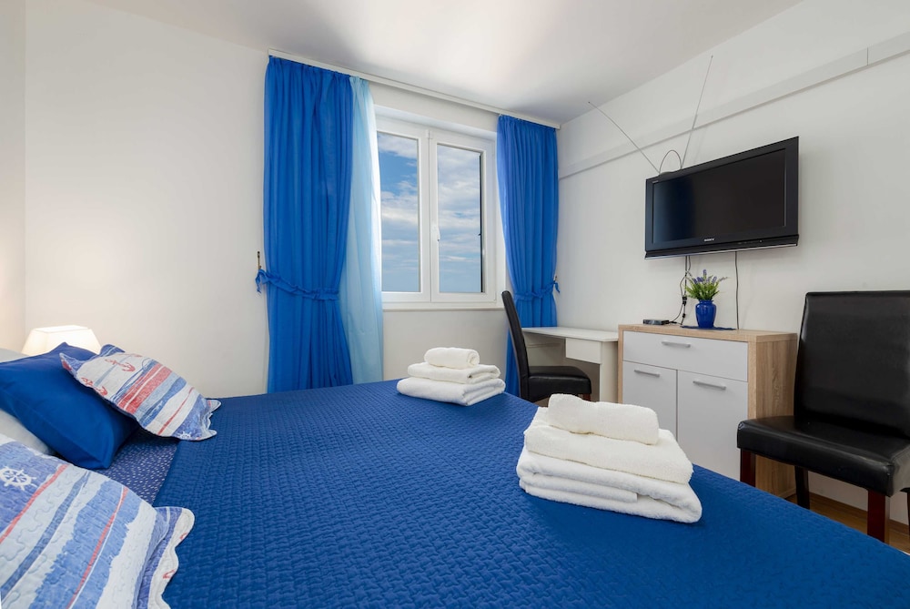Blue Harmony Sea View Apartment
