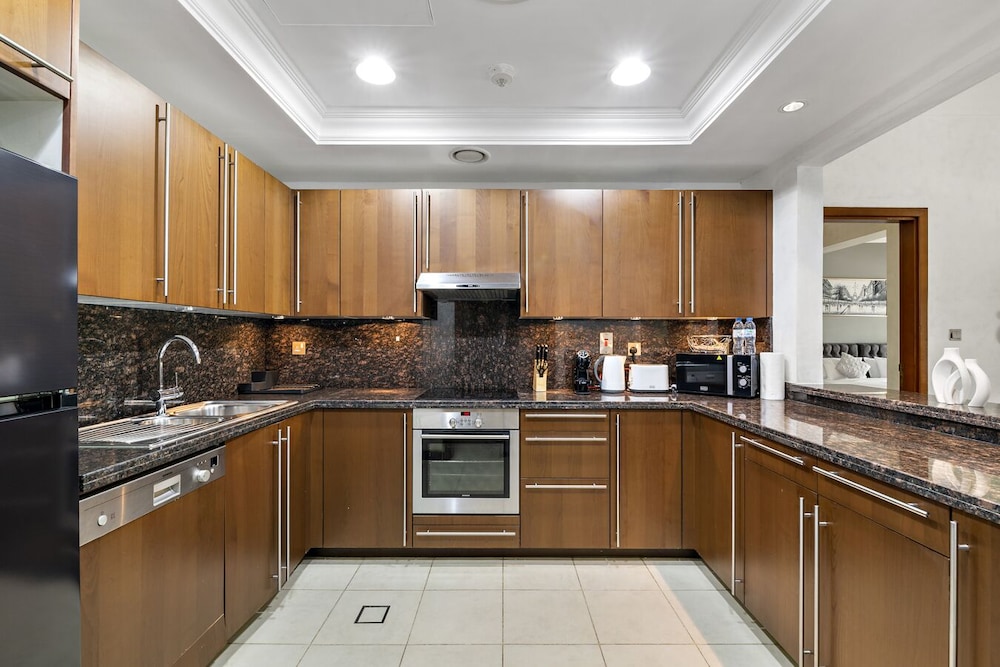 StoneTree Fairmont North 2 BR Beach Access — 5-Star Luxury Hotel in Dubai, United Arab Emirates