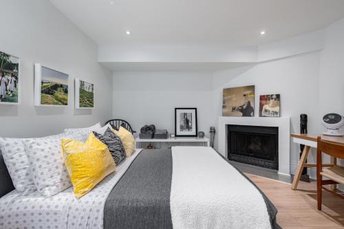 Modern Design Studio - carbon neutral hotel in Toronto