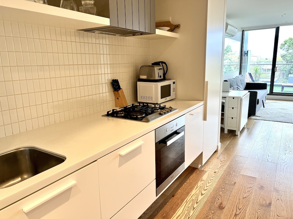Readyset Apartment on Emerald — 4-Star Luxury Hotel in Melbourne, Australia
