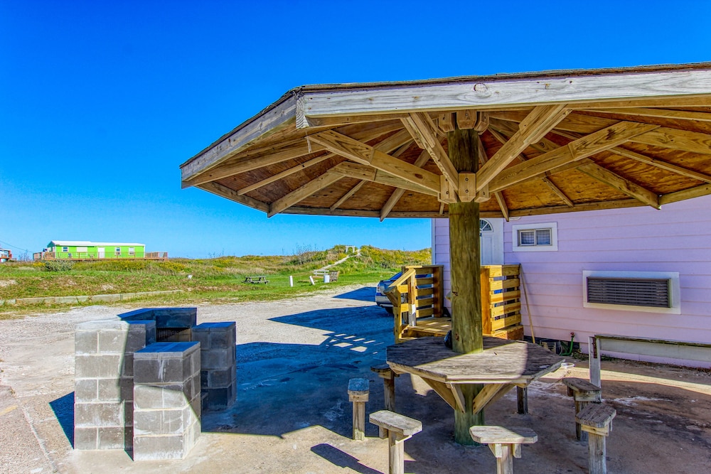 Beachgate CondoSuites & Motel - photo 160