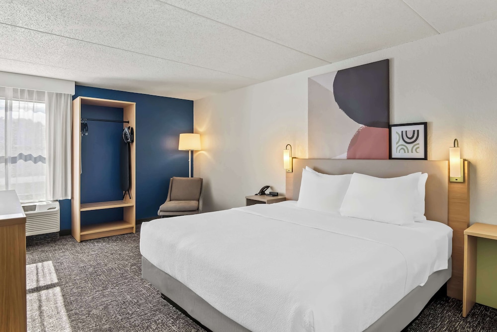 Spark by Hilton Stevensville - photo 25
