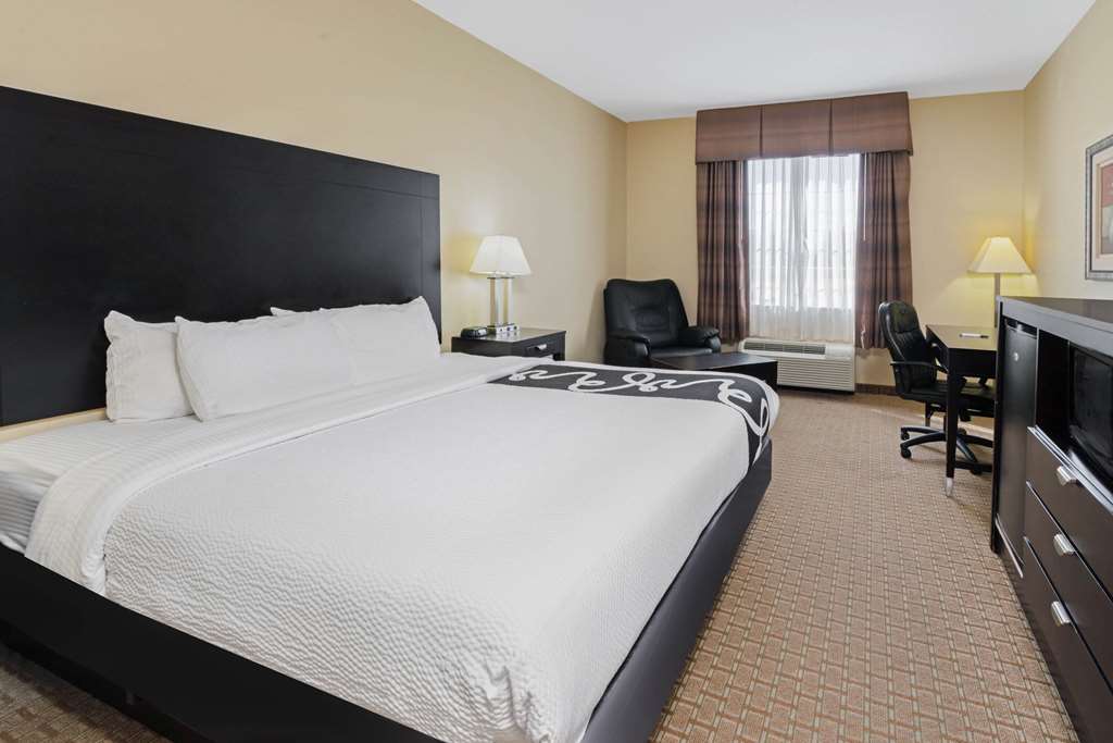 La Quinta Inn & Suites by Wyndham Morgan City - photo 16