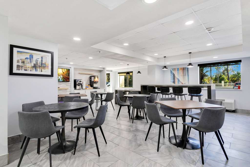La Quinta Inn & Suites by Wyndham Jacksonville Mandarin - photo 16