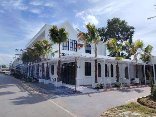 Debua White House — 4-Star Luxury Hotel in Maha Sarakham, Thailand