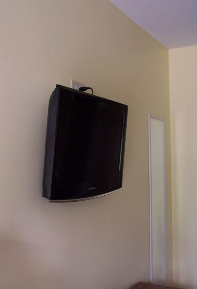 The Weathervane Motel - photo 9