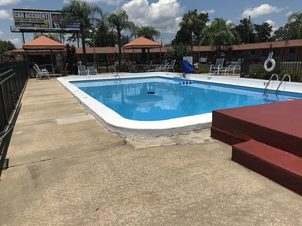 Silver Princess Motel - photo 23