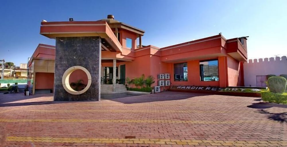 Oyo 19041 Ramdham Banquets in Orchha, India