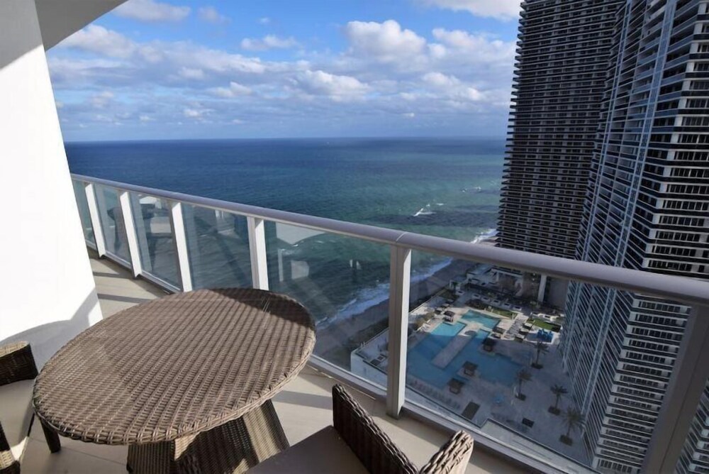 Oceanfront & Bay View 2 Bed 2 Bath @ Hyde Beach Resort - photo 62