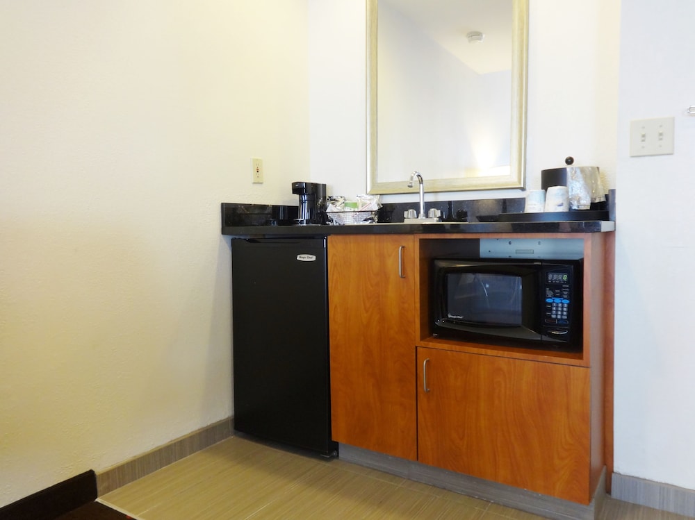 Hampton Inn & Suites Port St. Lucie West - photo 11