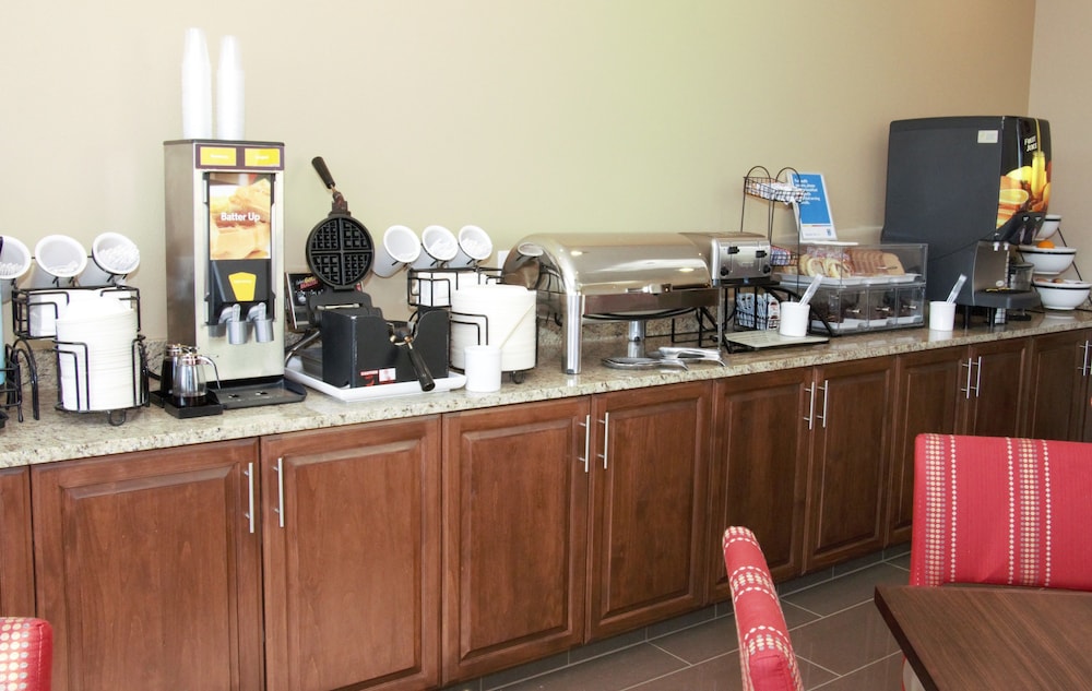 Comfort Inn Medford North - photo 39