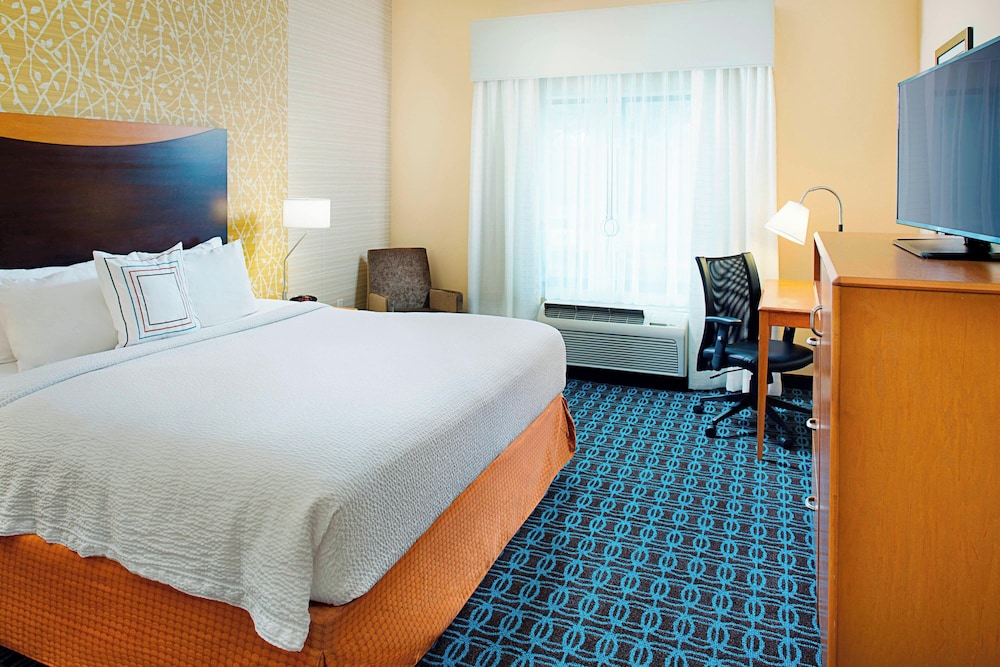 Fairfield Inn & Suites by Marriott San Antonio Seaworld - photo 4