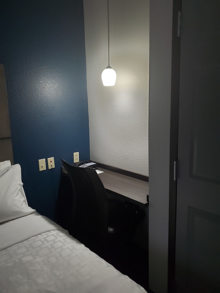 Candlewood Suites Knoxville Airport Alcoa by IHG - photo 4