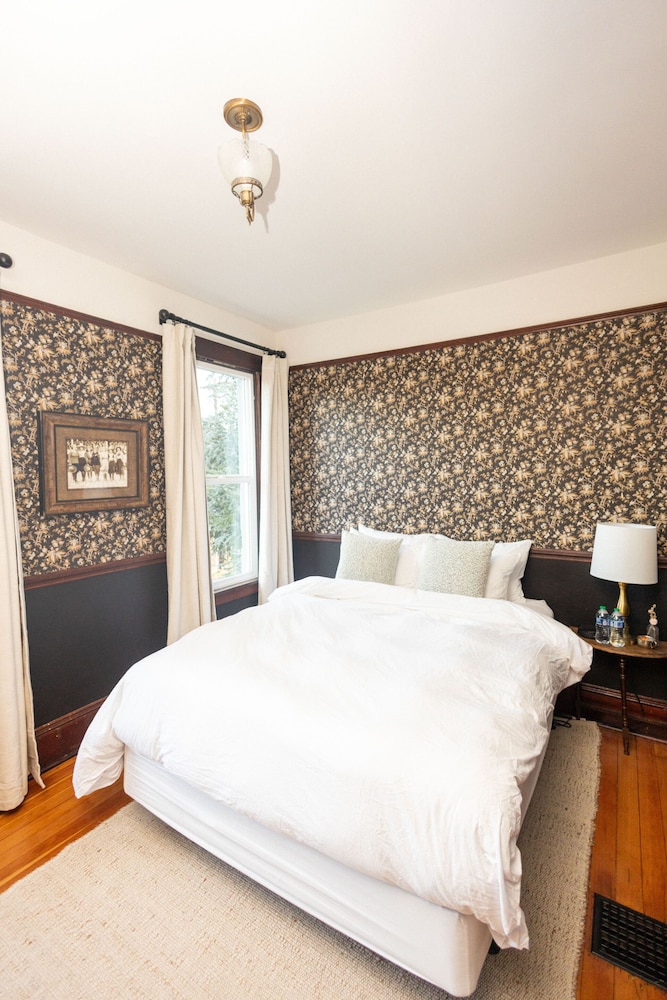 The Lyle Hotel - photo 8