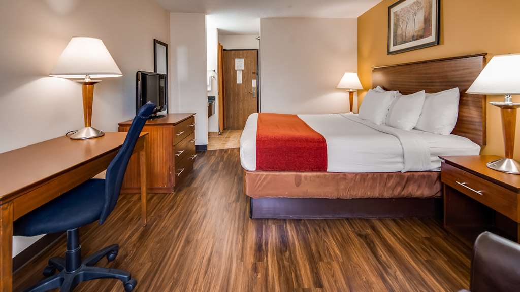 Best Western Lakewood Inn - photo 36