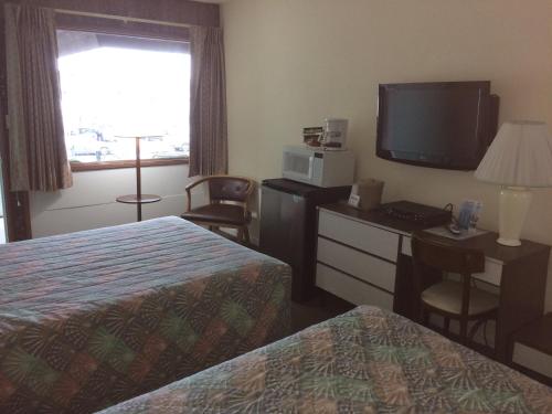 Crystal Sands Motel - photo 8