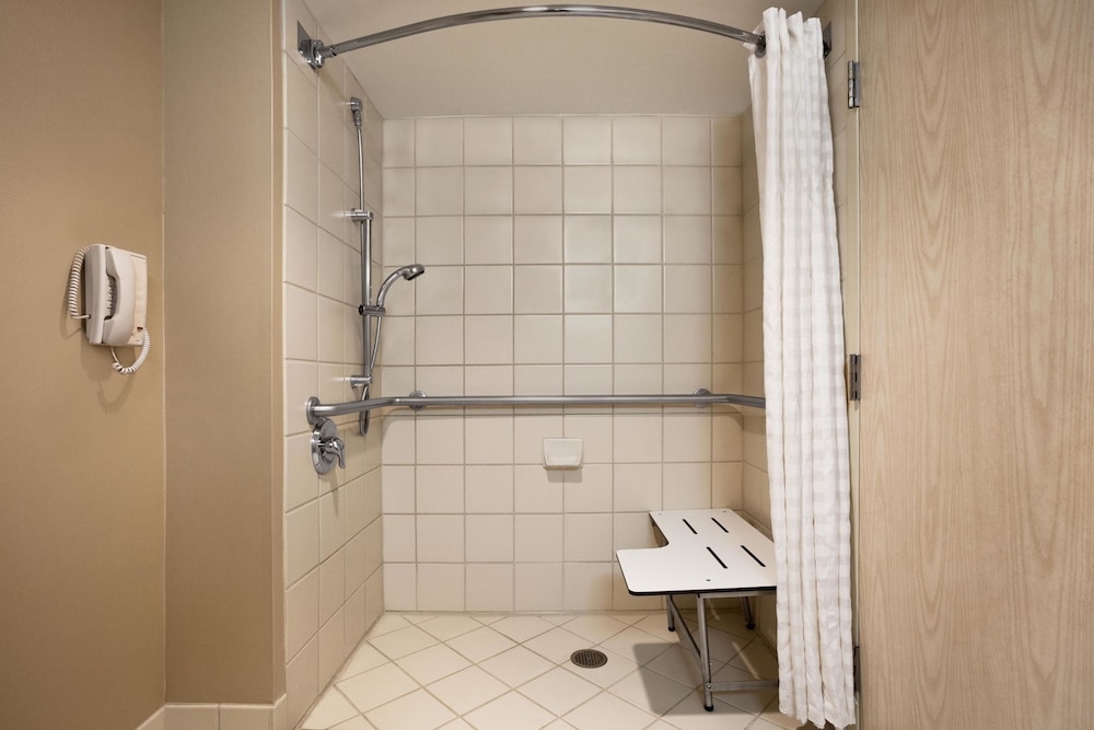 Embassy Suites by Hilton Las Vegas - photo 36
